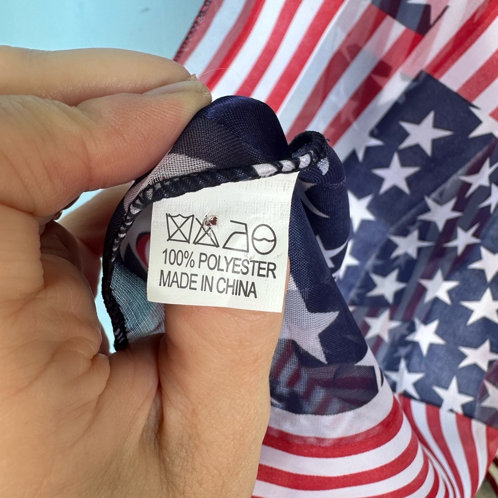 Two Vintage American Flag Scarves - Picture 10 of 14
